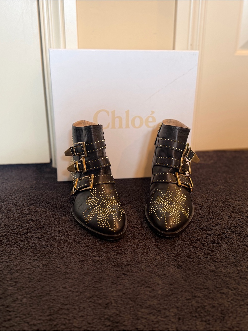 Chloé Susanna Black Gold Studded Leather Ankle Boots 36.5